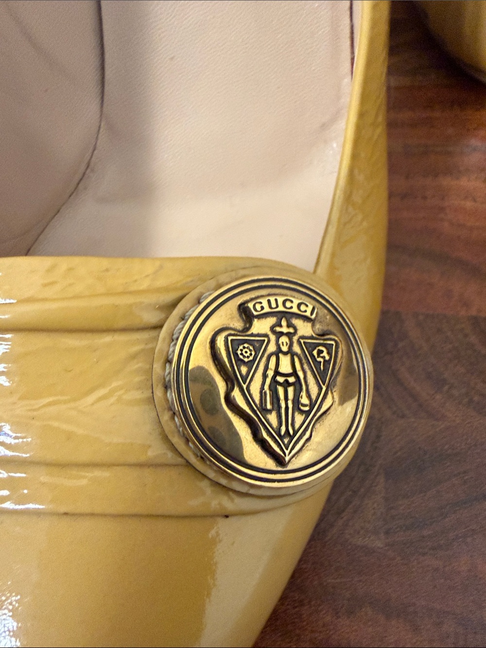 Gucci Hysteria Yellow Mustard Patent Leather Heels Gold Emblem Size 38 C (US 8) - Picture 8 of 9
